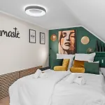 Namasté Homes - Mit Balkon - Garage * Bamberg