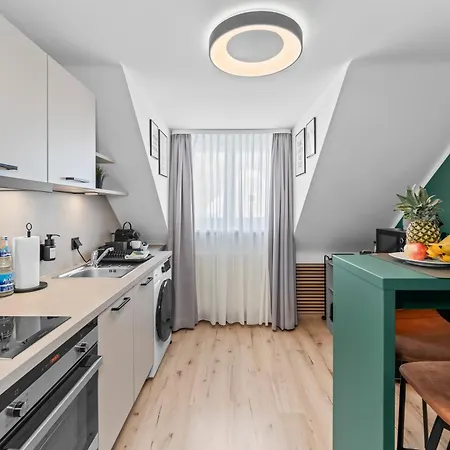 Namasté Homes - Mit Balkon - Garage Appartement *
