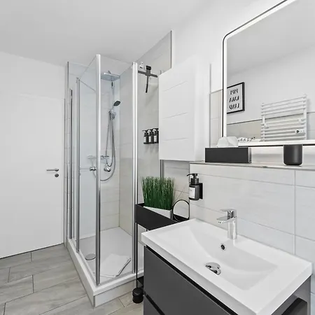 Namaste Homes - Mit Balkon - Garage