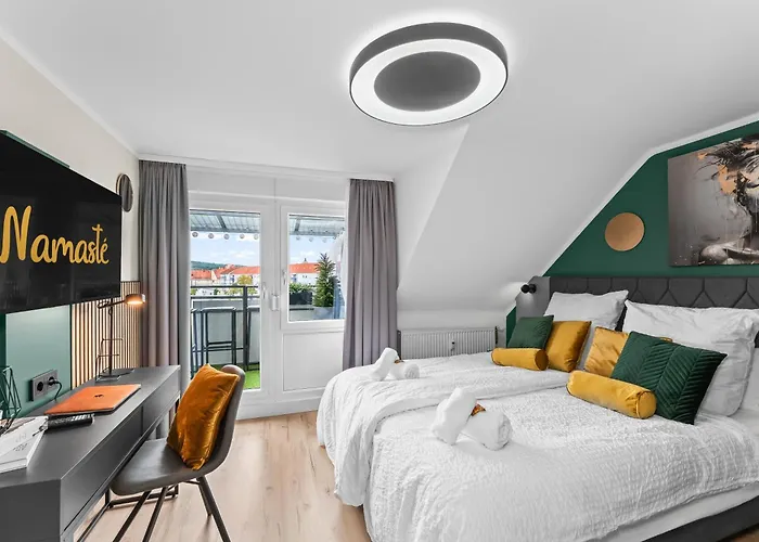 Namaste Homes - Mit Balkon - Garage Apartament *