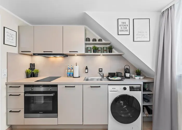 Namaste Homes - Mit Balkon - Garage Apartament *