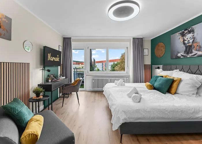 Namaste Homes - Mit Balkon - Garage Apartament