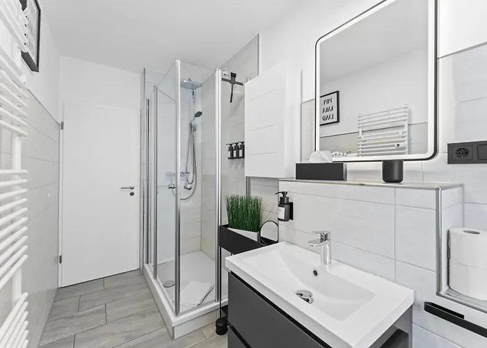 Namaste Homes - Mit Balkon - Garage